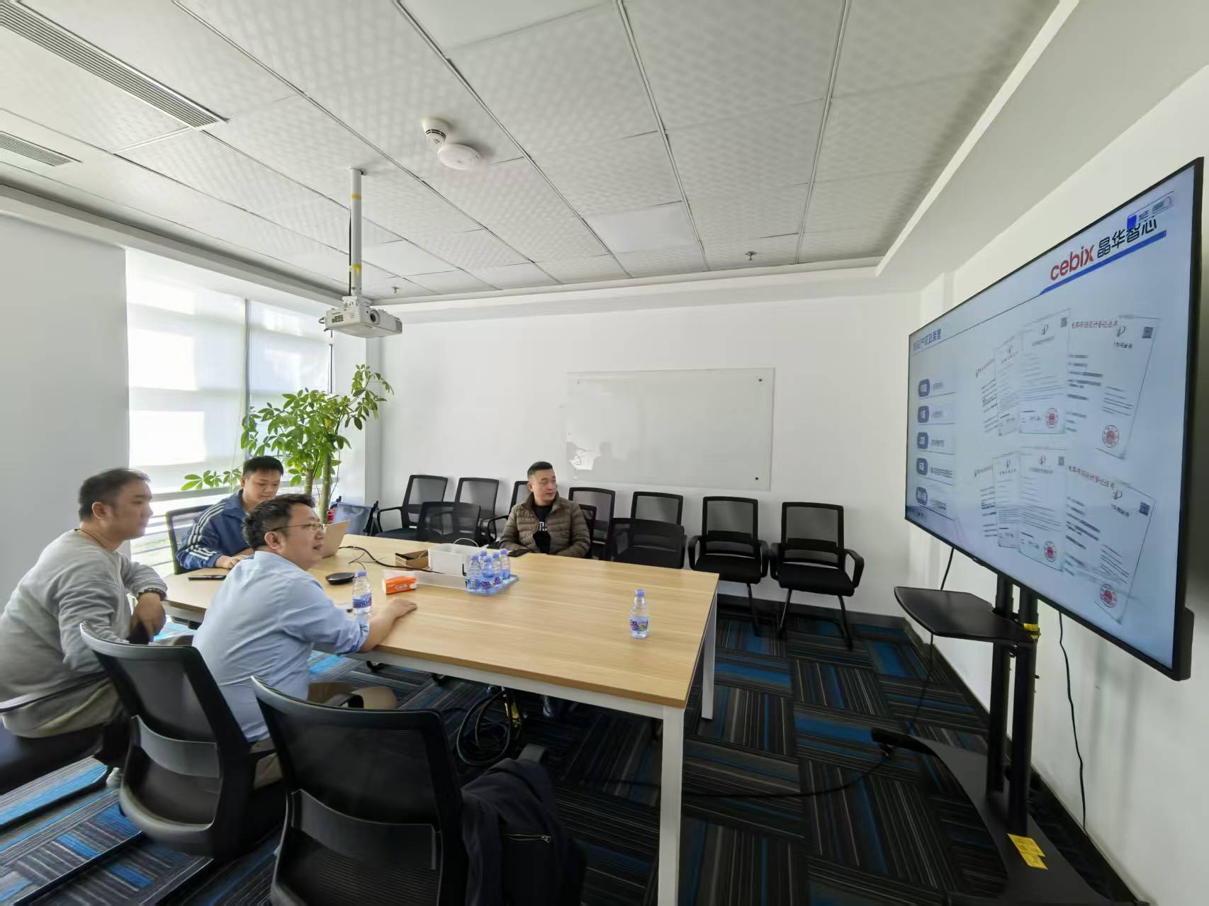 访企拓岗促就业 校企协同育英才——贵州师范学院数学与大数据学院赴深圳晶华智芯微电子开展调研