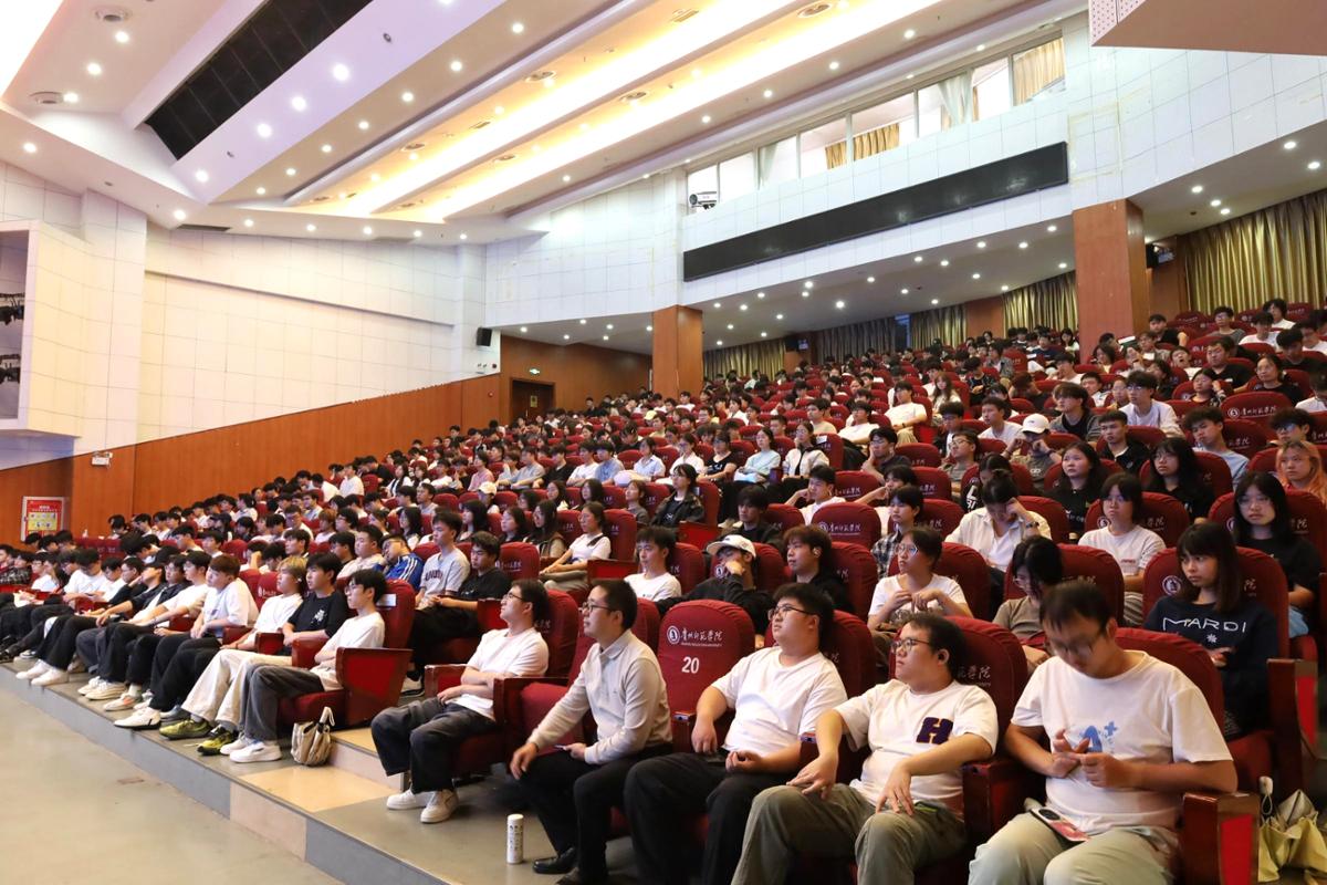 国信蓝桥教育科技股份有限公司到校开展招聘宣讲暨就业护航专题讲座