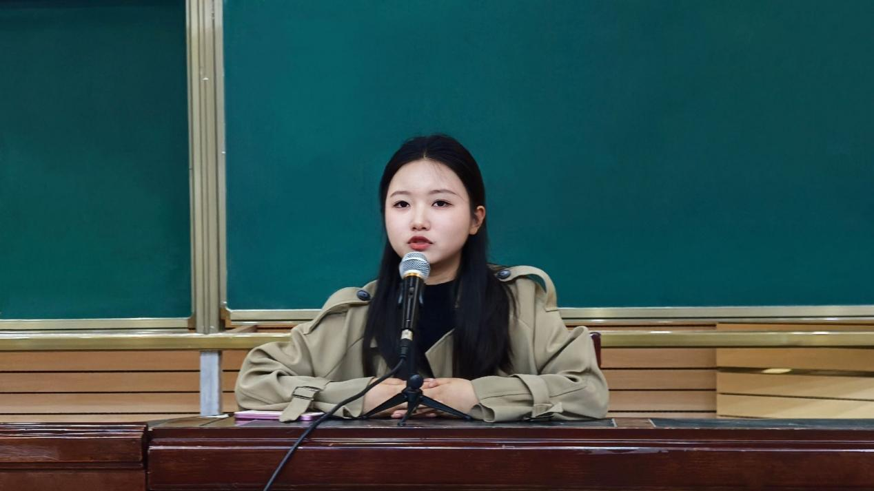 探寻大学密码，点亮成长航线——数学与大数据学院开展优秀学子成长经验分享会