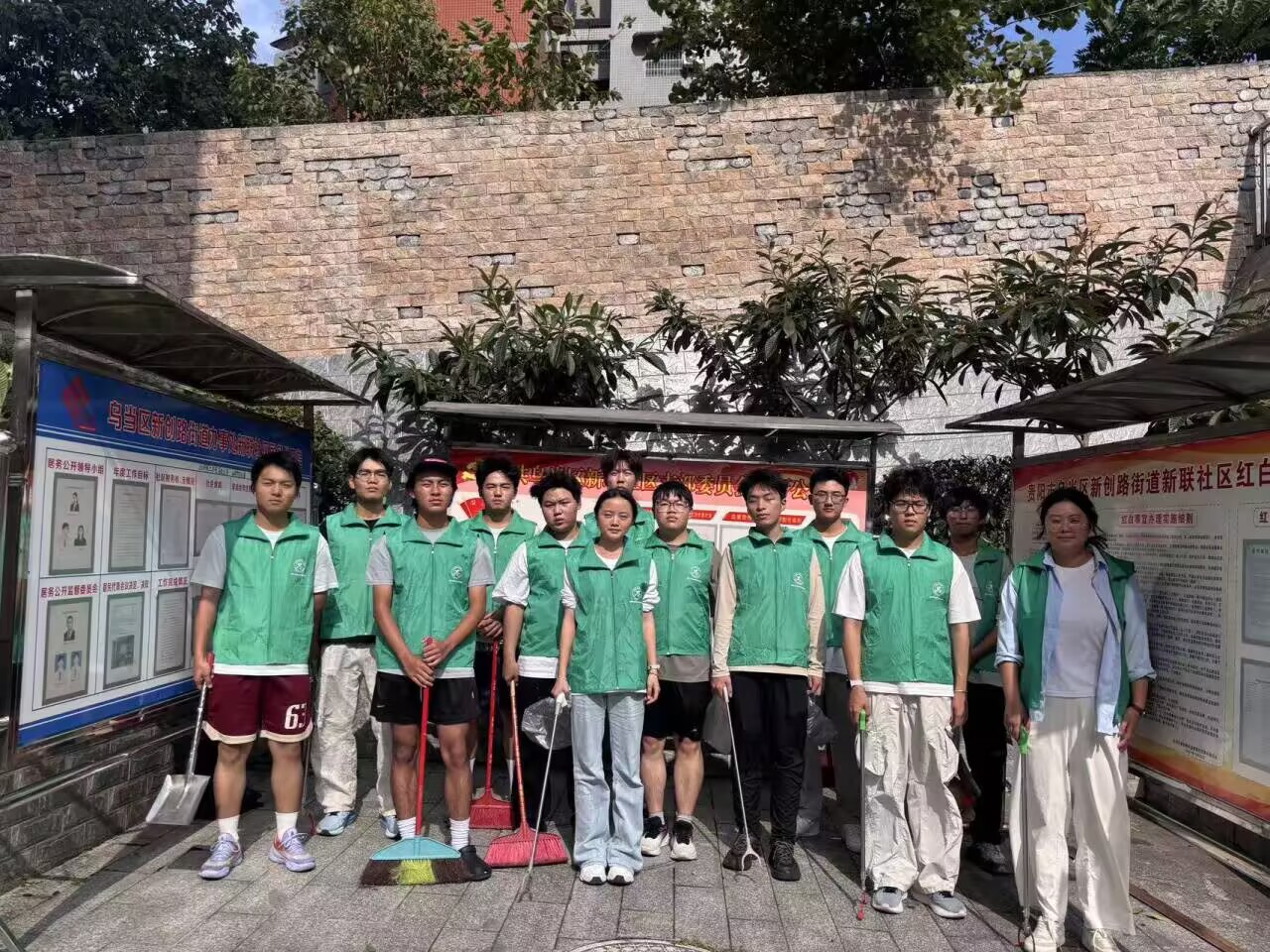 数学与大数据学院团委组织各基层团支部开展2026年秋季社区结对活动